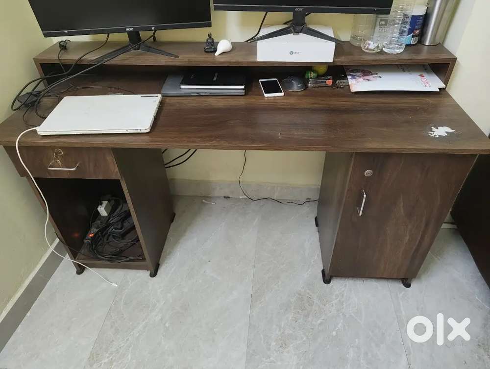Computer Table/ TV stand