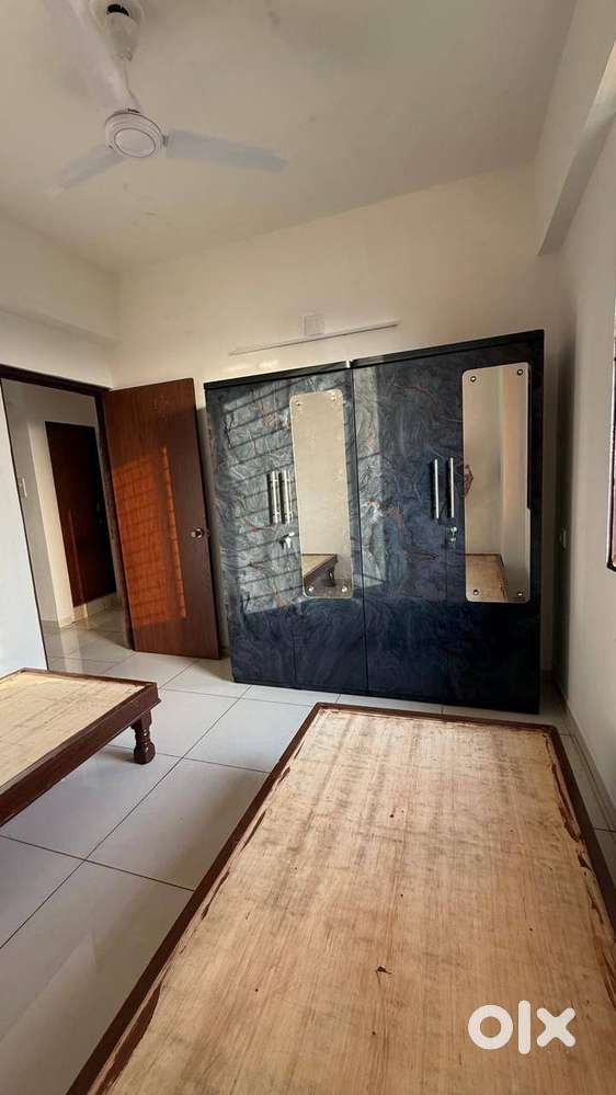 PG Flat for Rent Semi Furnished 2BHK - Comfortable & Convenient Living