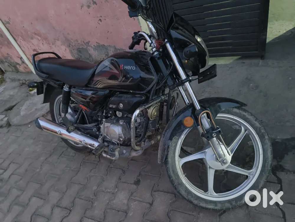 Good condition no dent front or back tyre new on time service