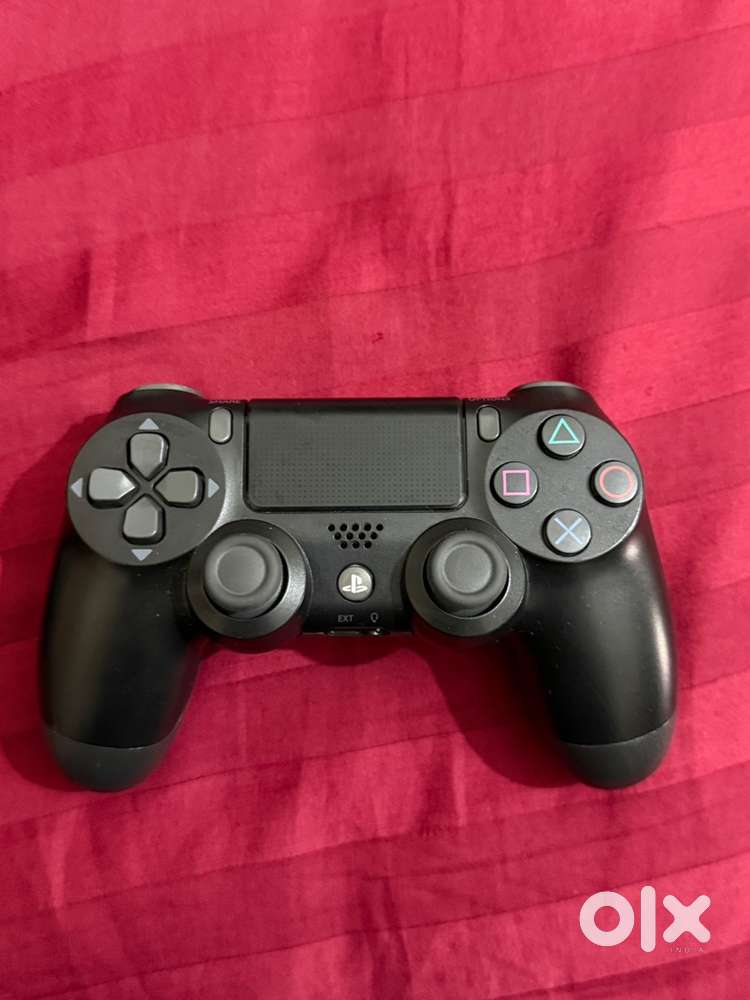 PS4 CONTROLLER