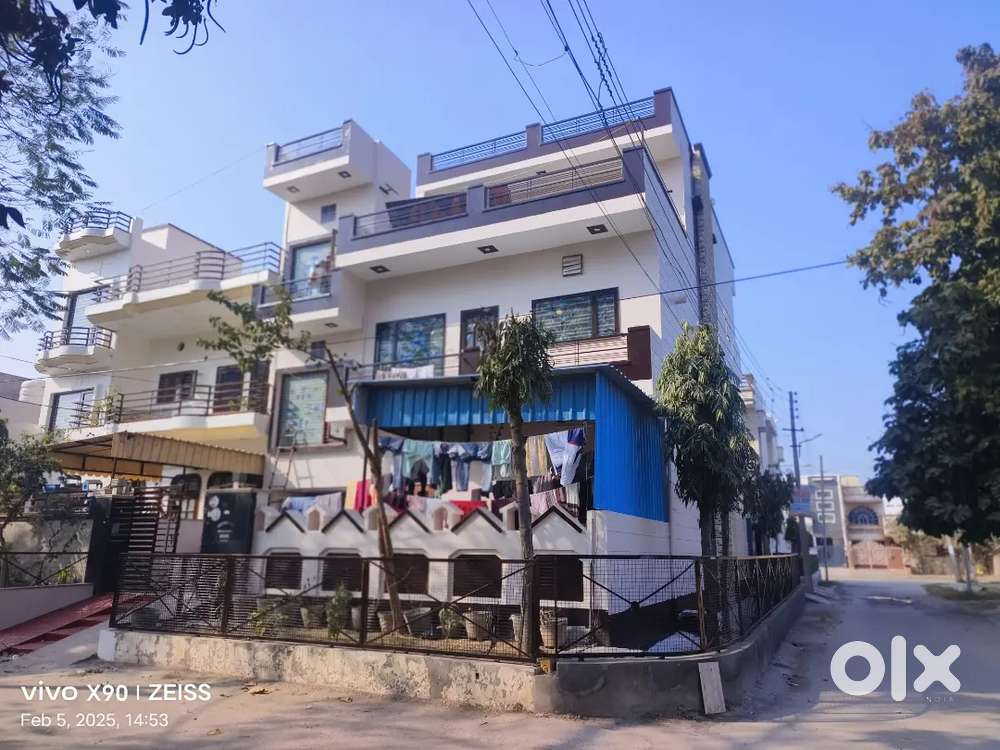 2BHK WITH ATTACHED WASHROOM AVAILABLE