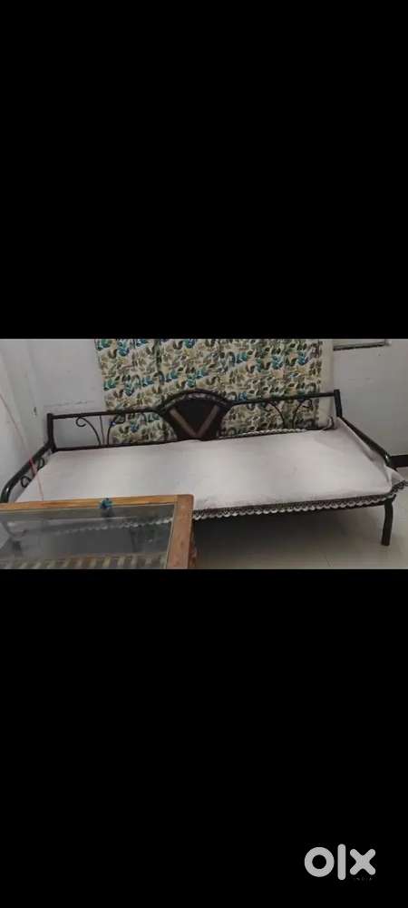 Sofa set + centre table