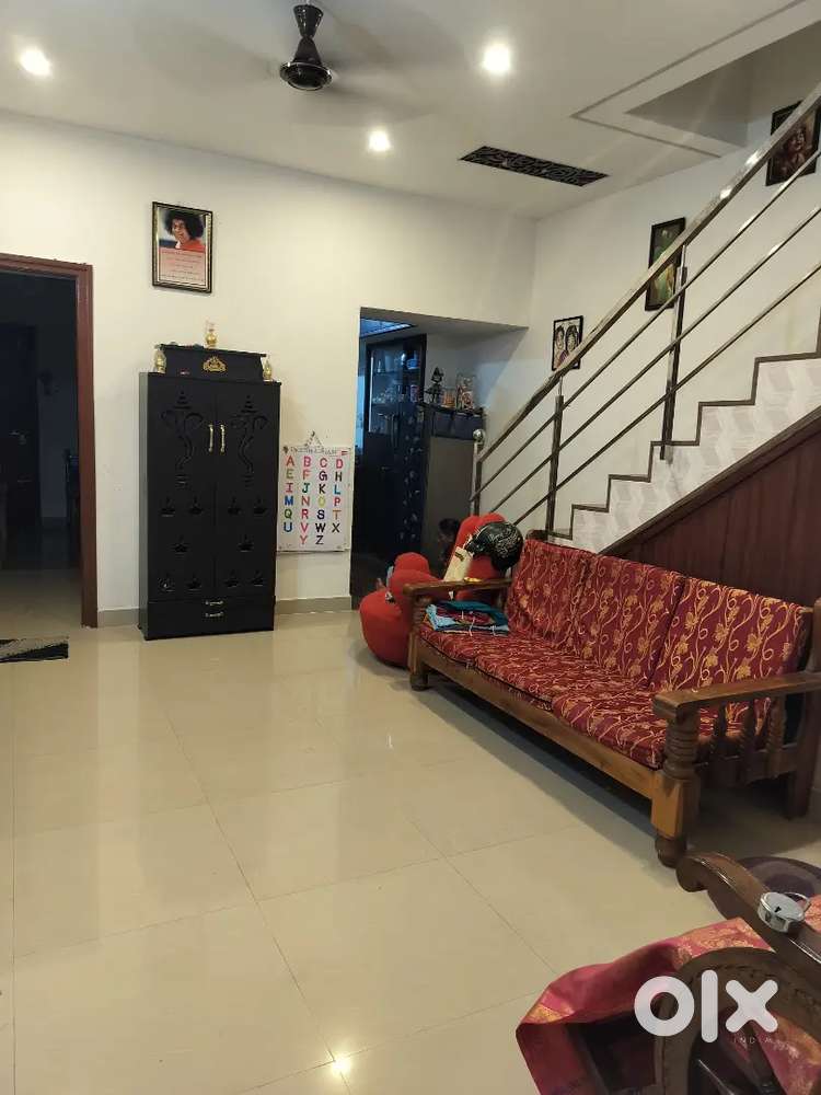 Individual duplex house