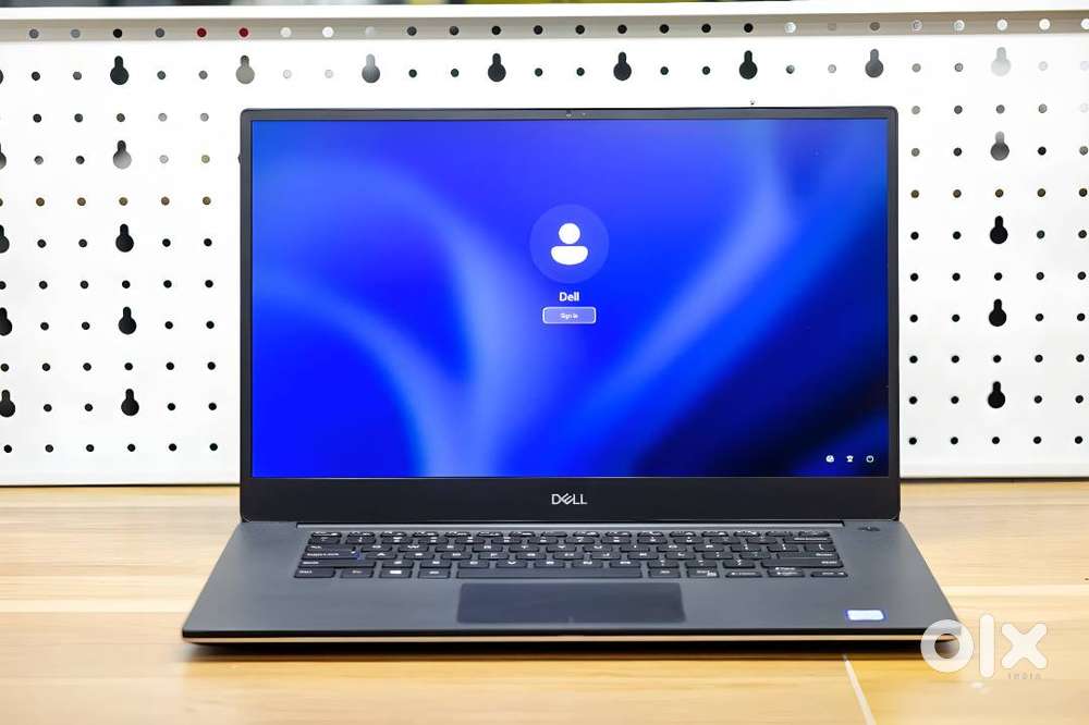 Dell i9 Touchscreen laptop 32GB RAM 4GB Graphics 512GB SSD