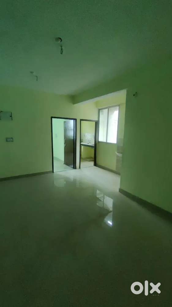 On road property well connected with nearby market