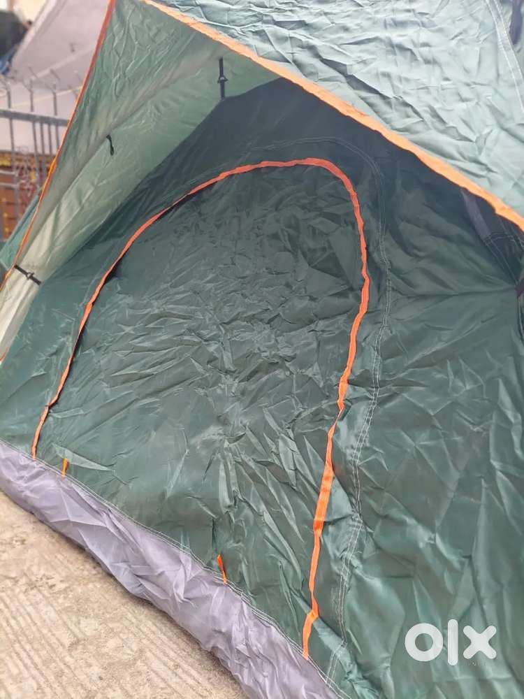 Comping tent 4 people capacity with water proof