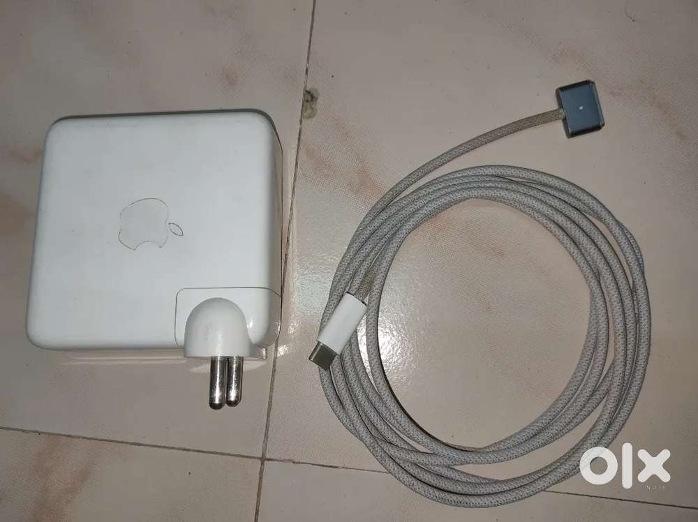 Apple USB c adaptor and cable