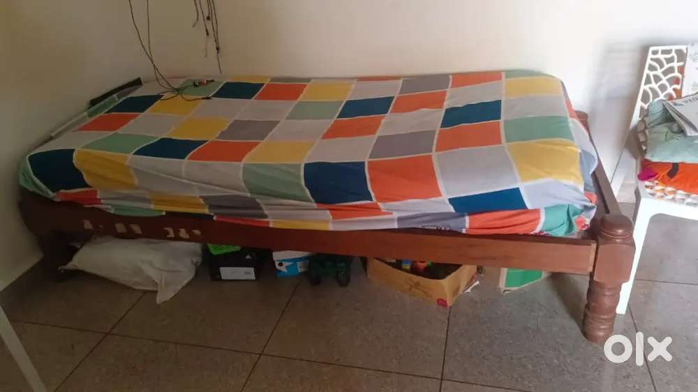 Single cot or diwan