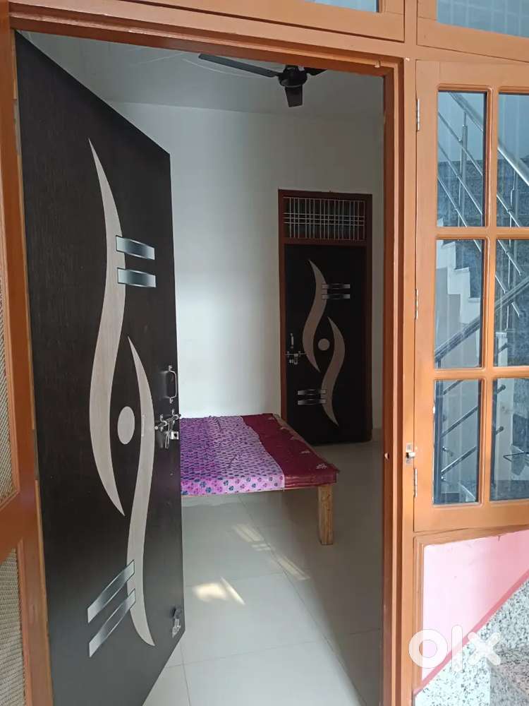Move-In Ready! Charming 2-Room + Kitchen+Bathroom Bed & Fan Incl.