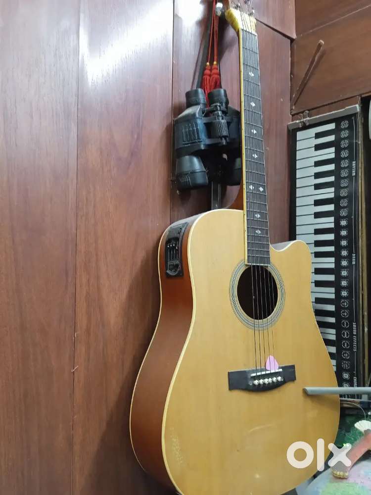 Guitar Trinity semi acaustic