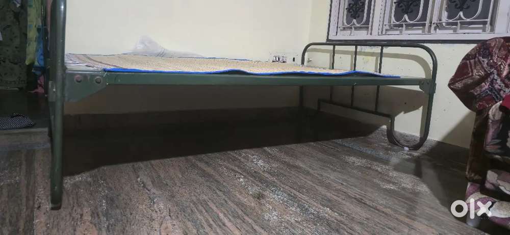 Steel cot with good condition