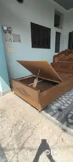 Bed 4*6  good condition