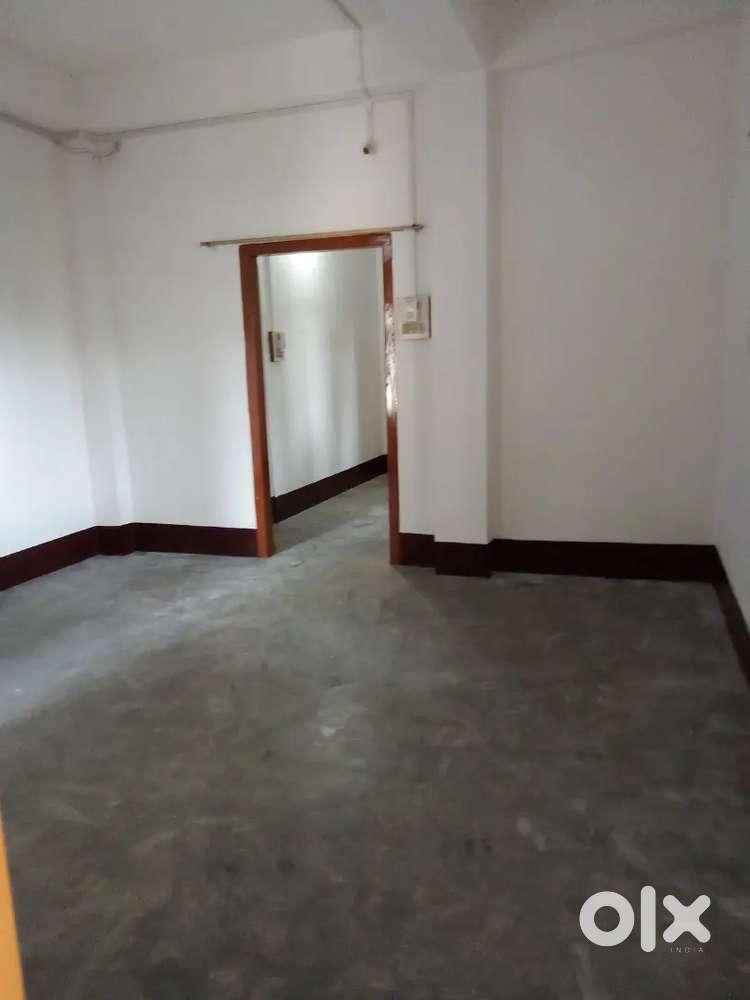 Double room with attached bath and  24 X7 water.Good location,