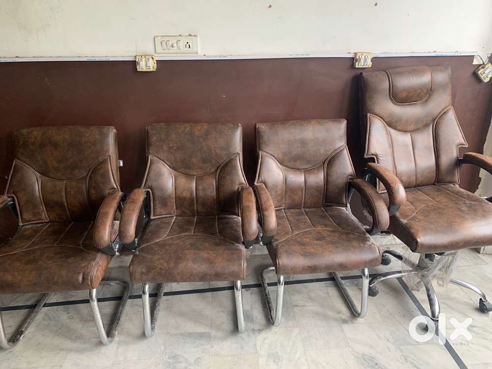 Office chair set of 4 and  offixe table for sale
