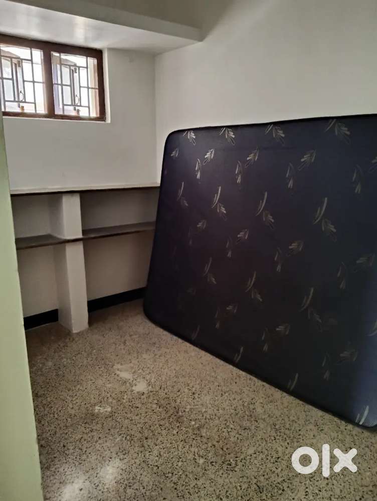 2 BHK HOUSE FOR RENT IN VENKATESA LAYOUT UDUMALPET