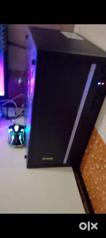 Gaming pc with full set well condition excellent performance