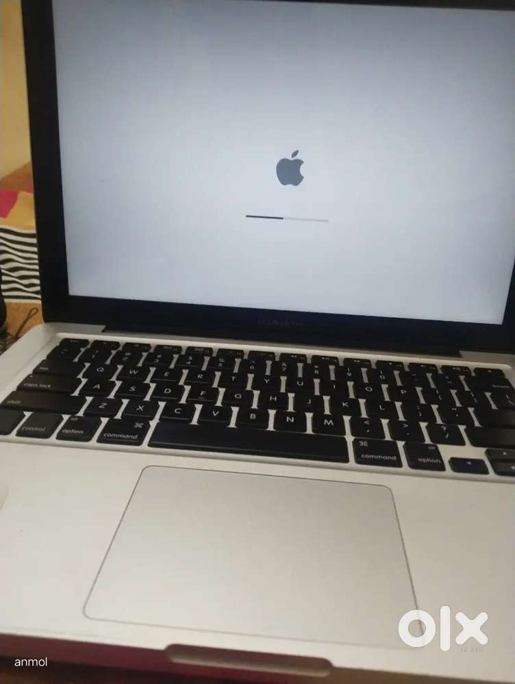 Macbook pro 16gb 512 i5