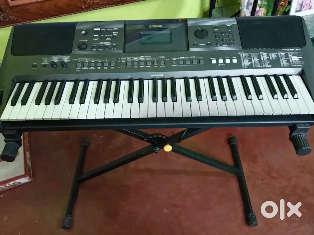 Yamaha PSR I 500 - with keyboard stand, padel & notebook stand