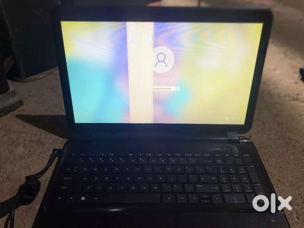 HP LAPTOP SIRF DISPLAY PROBLEM HAI BAKI SB OK CONDECTION MAIN HAI