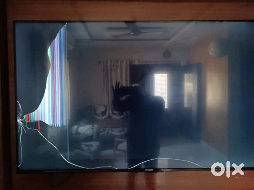 55 inch smart 4K LED with screen damage