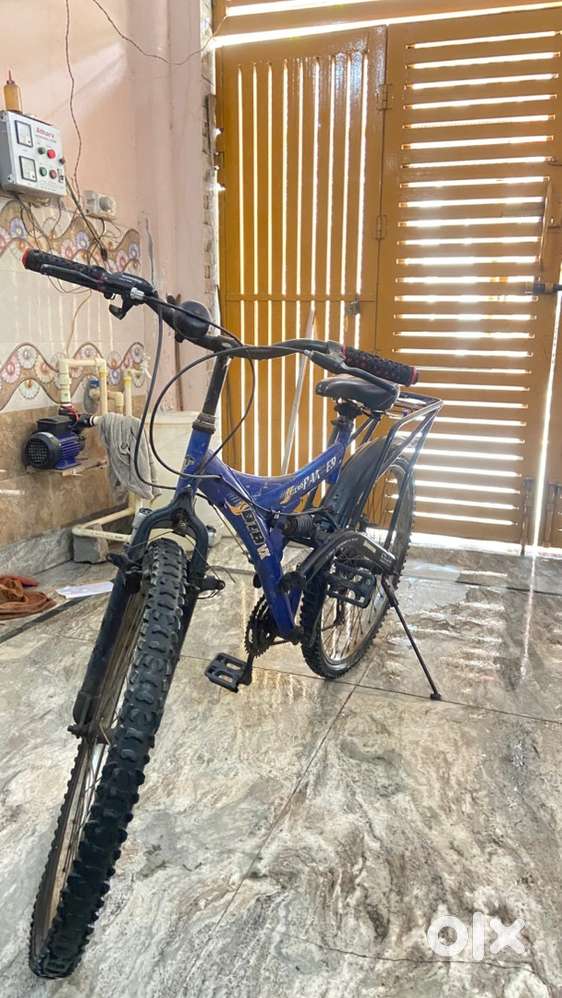 Original gear cycle with one seated shocker