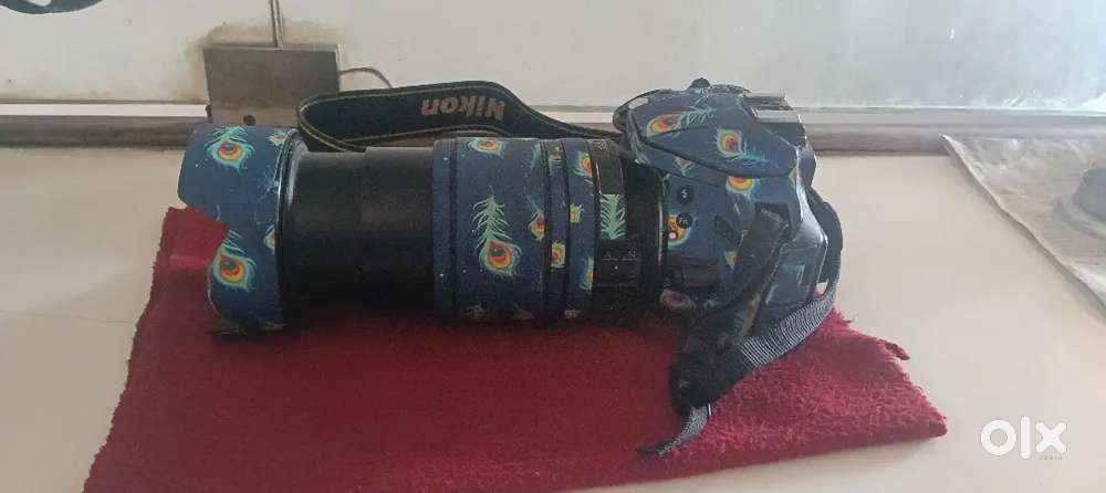 D 3300 कैमरा फ्रेश कंडीसन ज्यादा नहीं चला 18*140 लेंस के साथ