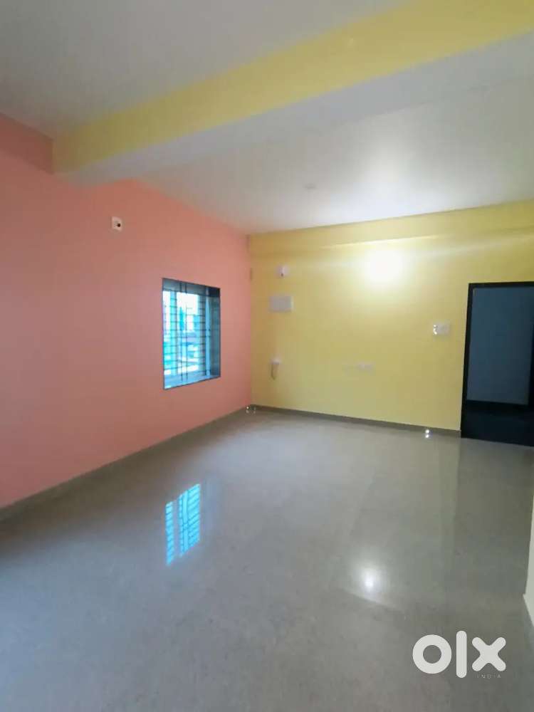 2bhk for family or working bachelor