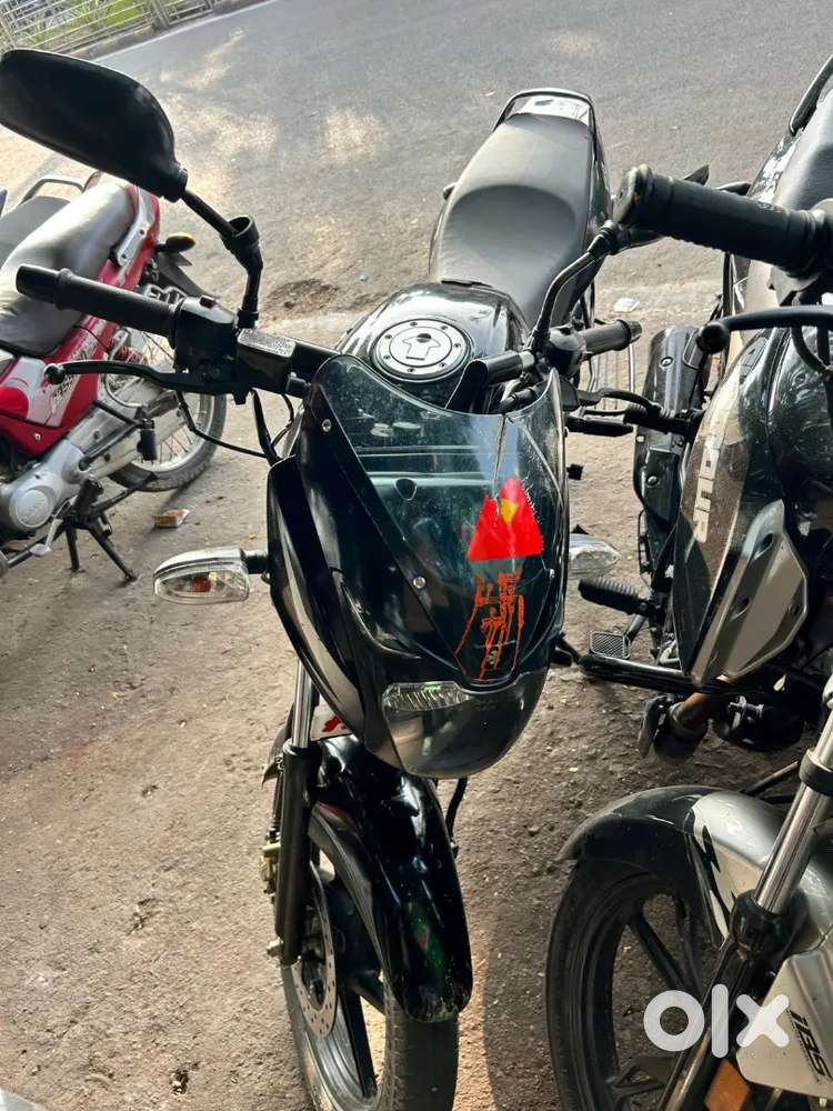 Good condition tank par thda sa dot hai