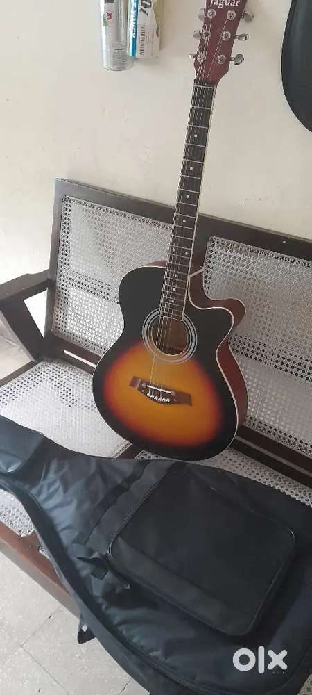 Guitar 03 months old