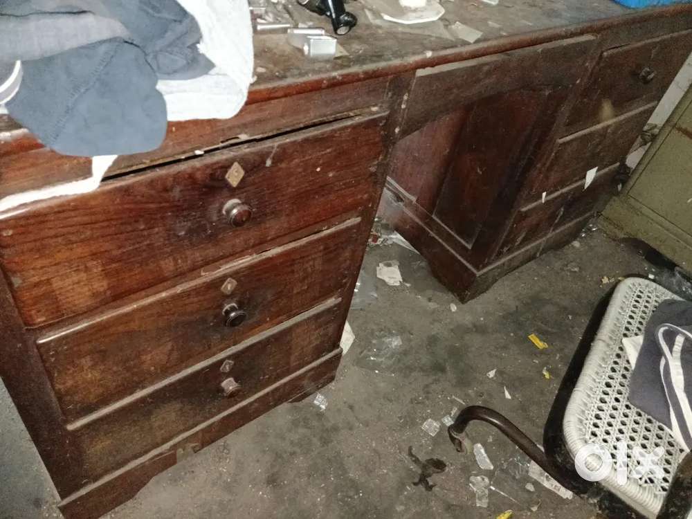 Table teakwood (70 years old)