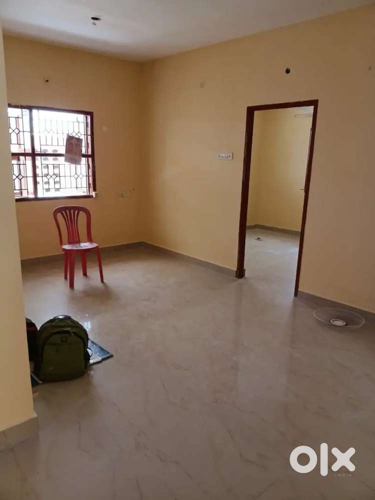 2bhk flat for rent family or bachelor Velachery