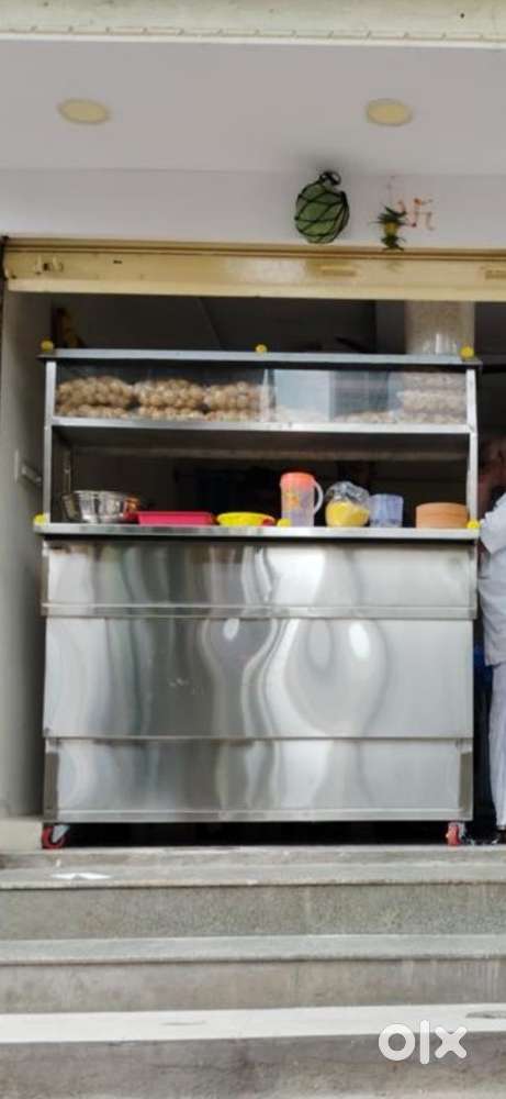 Chats stainless steel stall