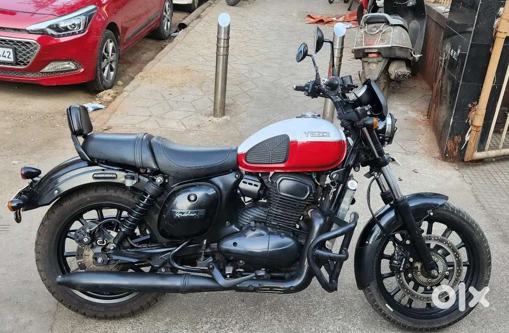 Jawa yazdi roadster classic legends bs6 model
