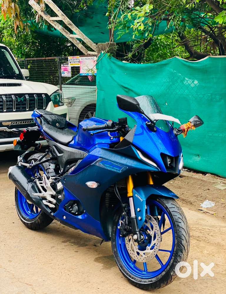 Yamaha R15 V4