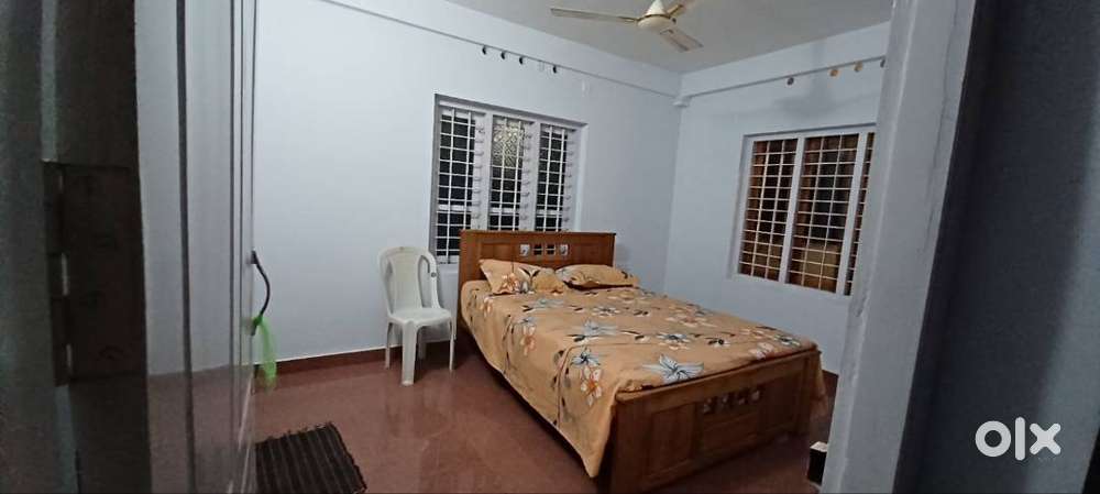 Room for rent for couples at sreekariyam at Rs.9000