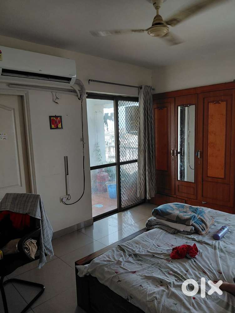 3+3 BHK Joda flat avaialbale for sell