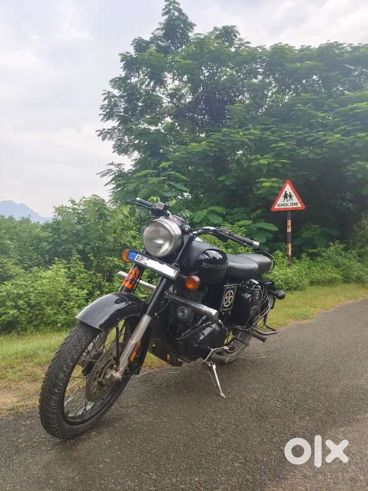 ROYAL ENFIELD CLASSIC PURE BLACK