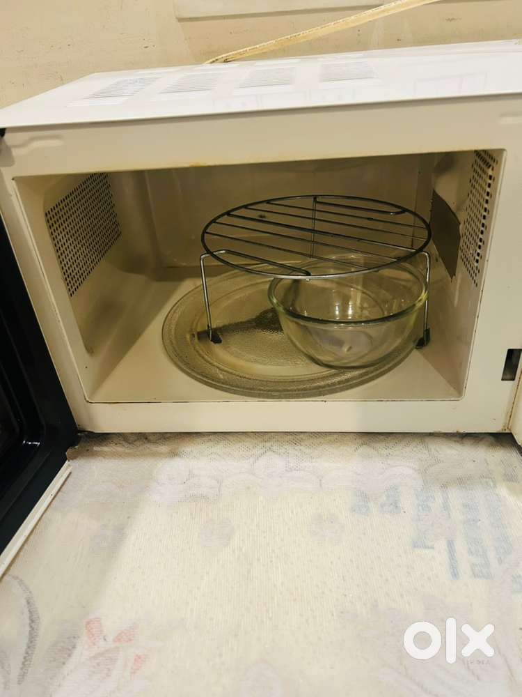 5 years old microwave