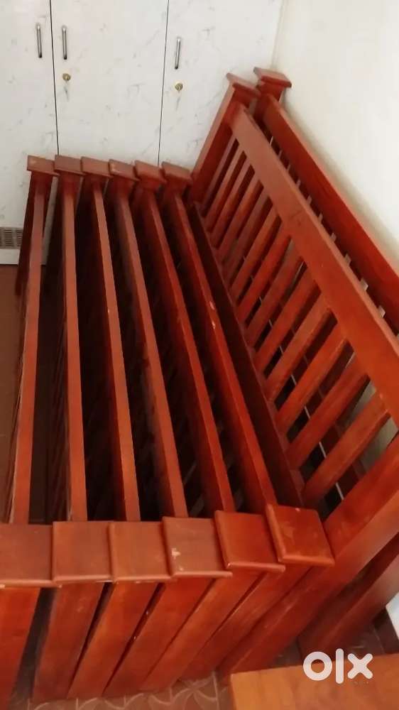 Wooden cot made of mahagany pure wood