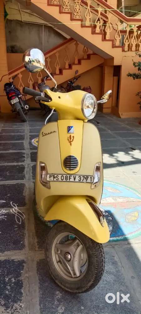 Vespa Scooty