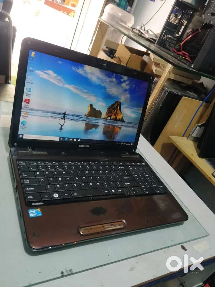 Toshiba Satellite laptop + intel core i3 + 4GB RAM + 250GB HDD + win10