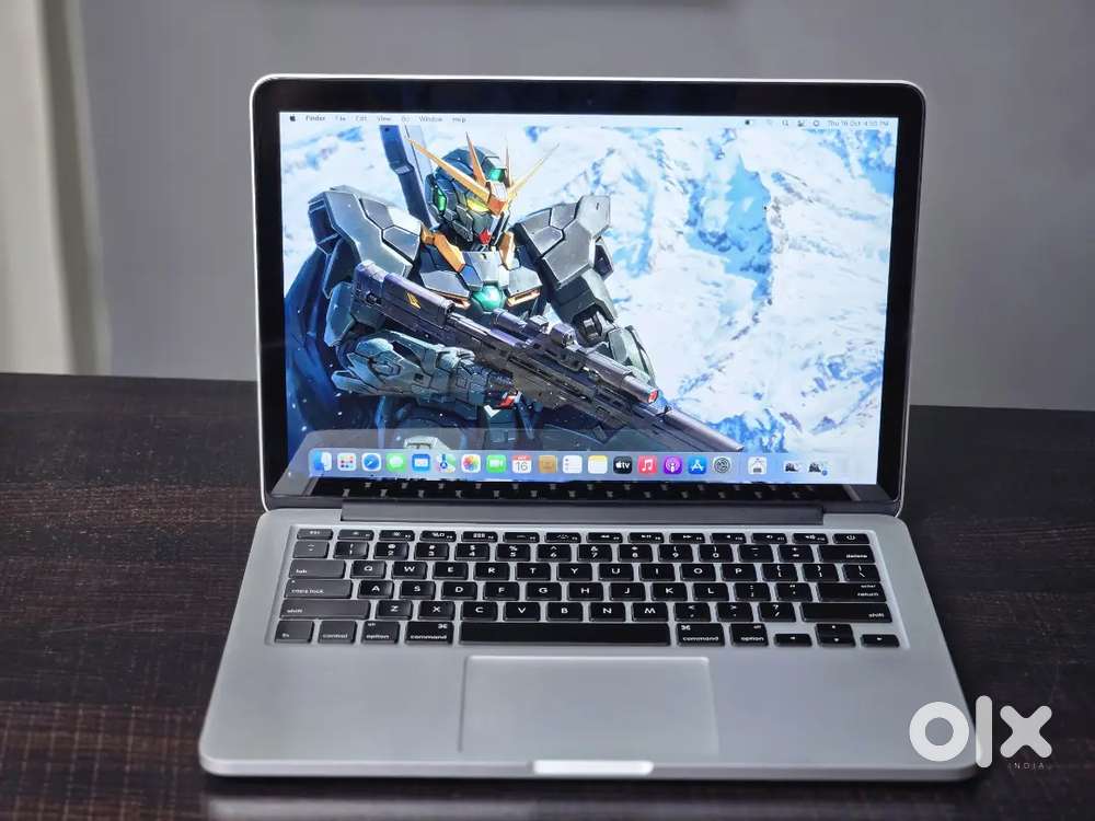 MacGallery Macbook Pro 13 inch Forced Touch 8gb/256gb with charger.