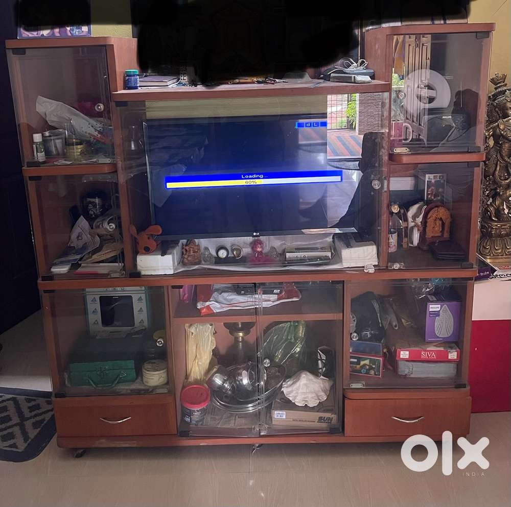 5x5 ft Wooden Showcase / TV Unit - Good Condition