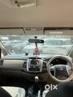 Toyota Innova 2015