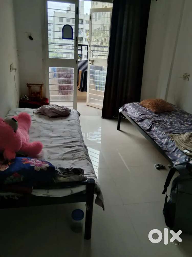 Urgent 2 Girl roommate needed