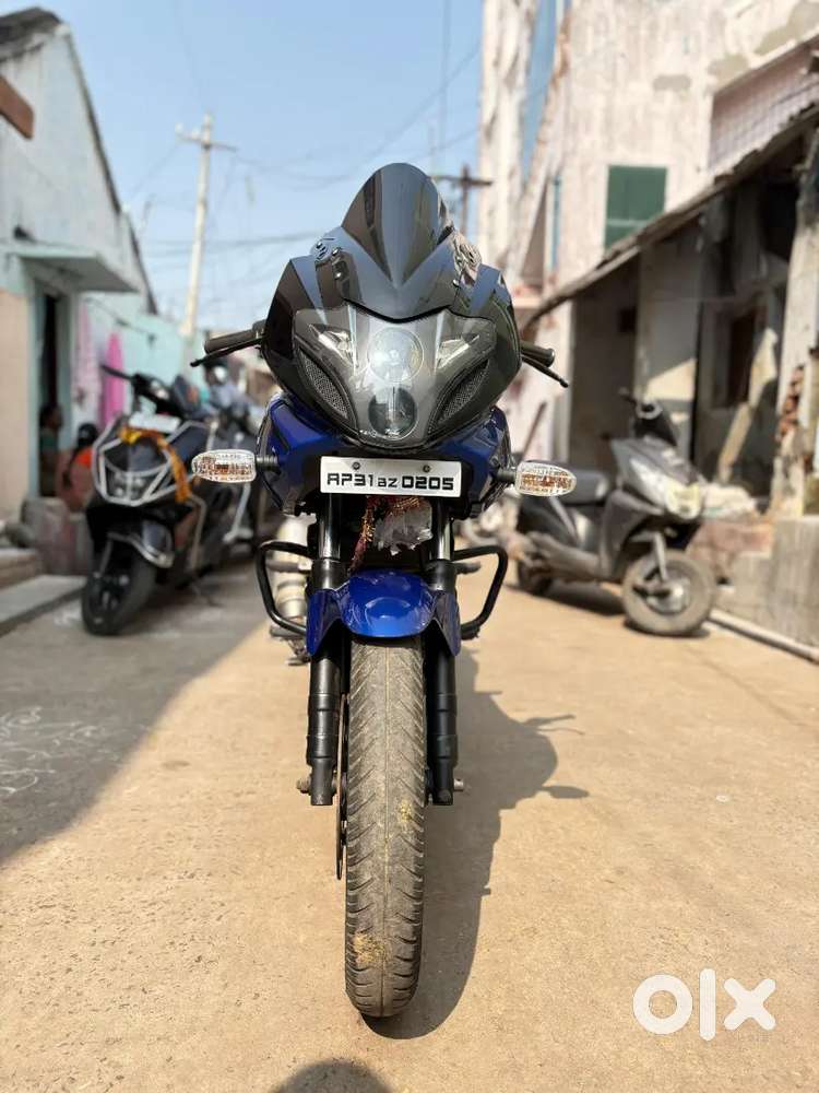 Bajaj Pulsar 220F for sale