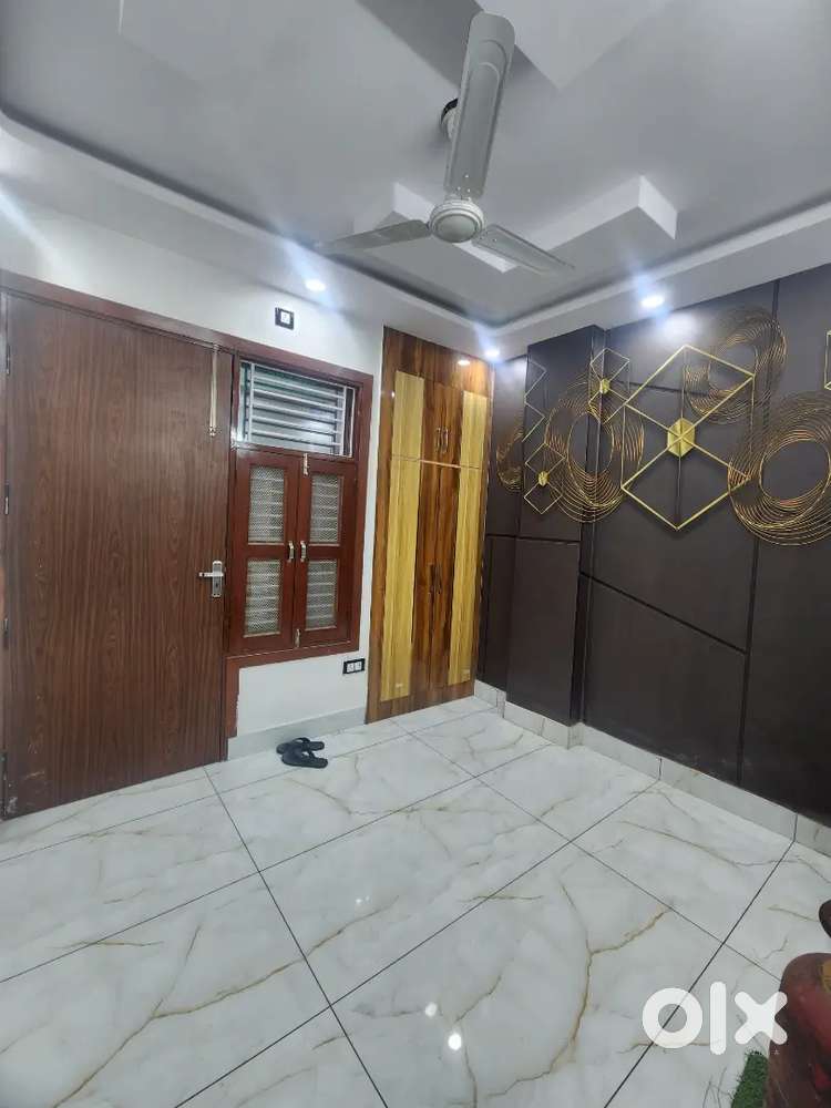 3 bhk flat for rent with lift car parking near uttam Nagar metro