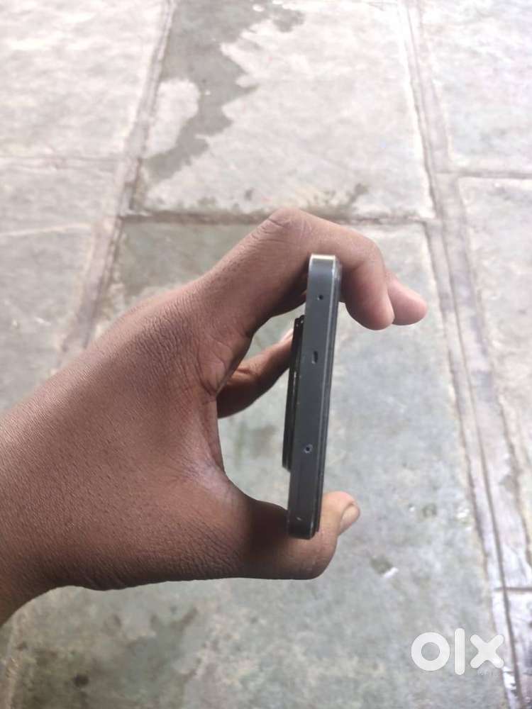 8gb +128 storang 120 hz display