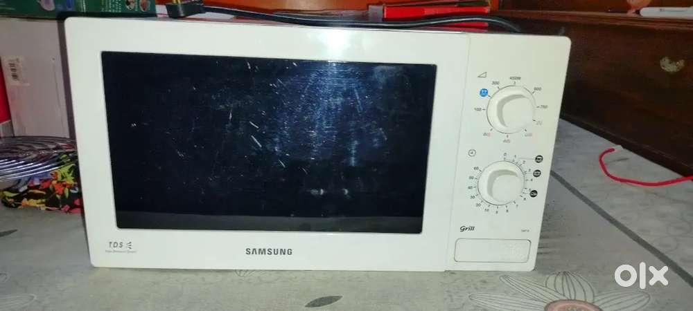 Samsung Microwave Oven (20Liter) GW71B