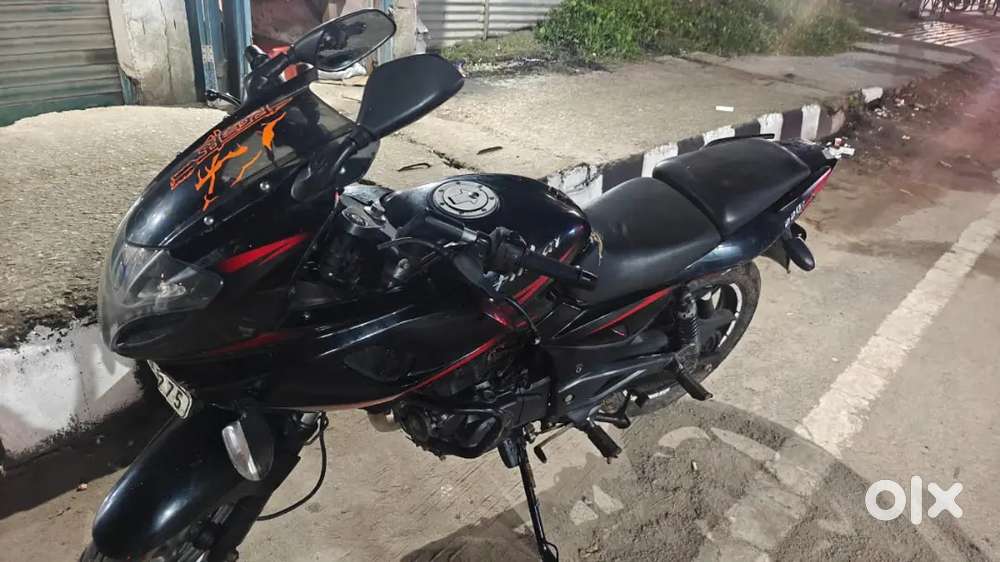 Pulsar 220